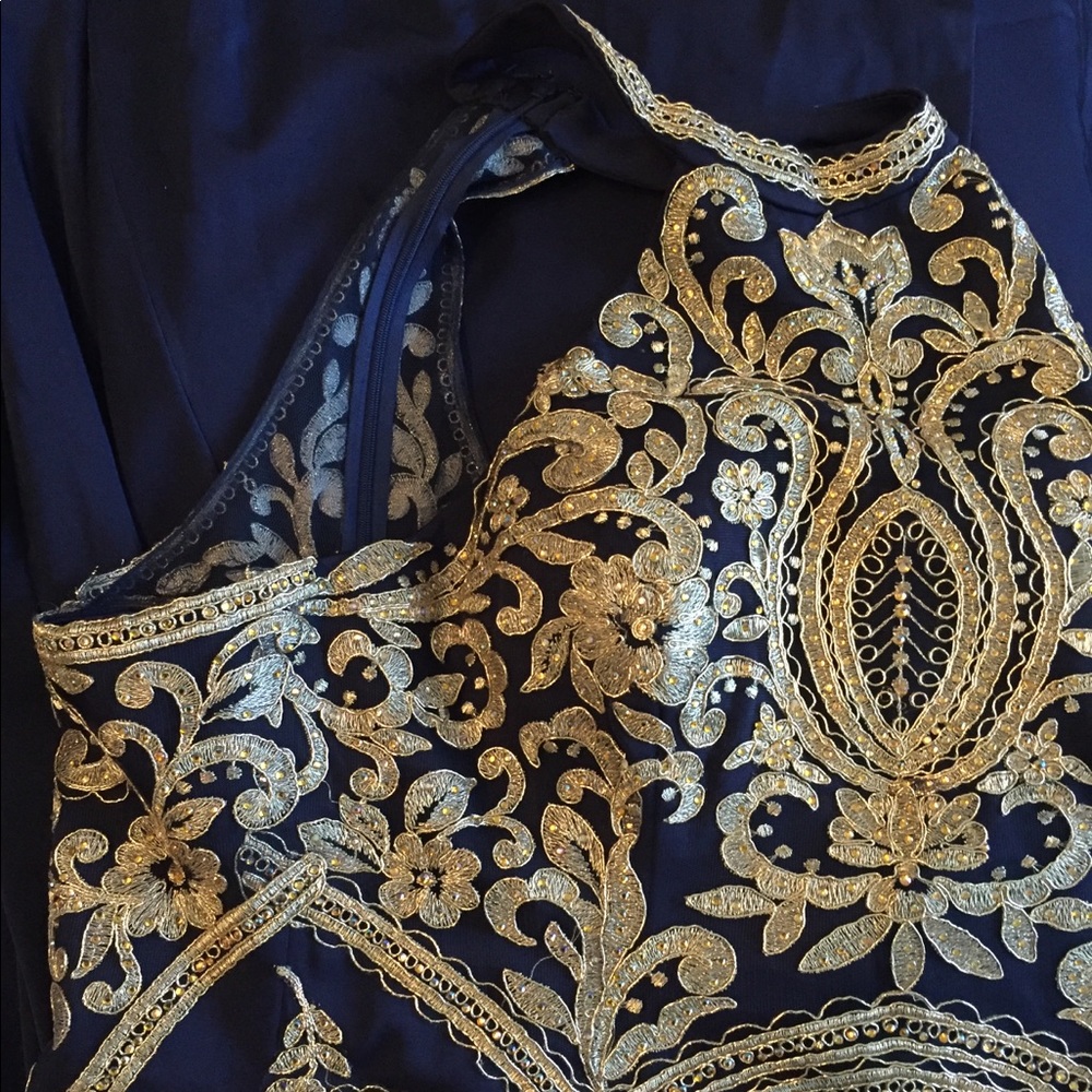 Beautiful gown with small train by Let’s, blue and gold - Picture 11 of 16